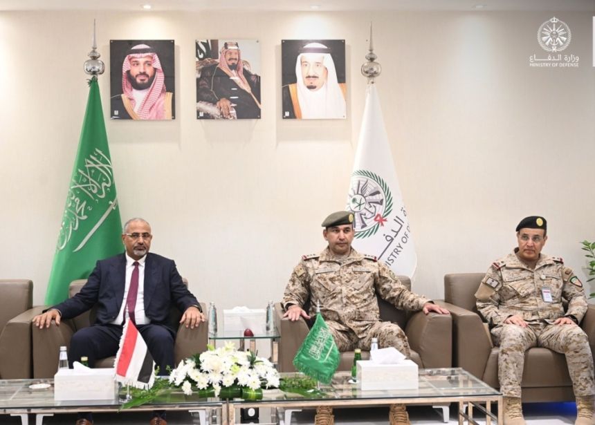 قائد القوات المشتركة يبحث أوجه التعاون مع مجلس القيادة الرئاسي اليمني