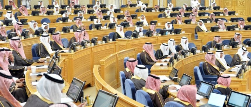 "الشورى" يطالب بالتوسع في استخدام أجهزة التحكم المروري للحد من الحوادث