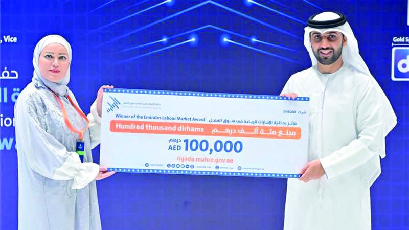 الامارات | معلمون فائزون بـ «الريادة»: الإمارات مركز عالمي للمبدعين