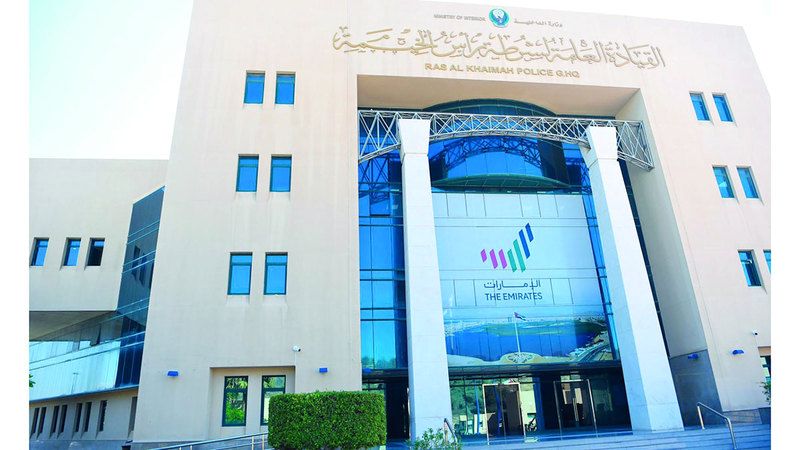 الامارات | صيادون ينقذون 3 مواطنين علقوا في البحر برأس الخيمة