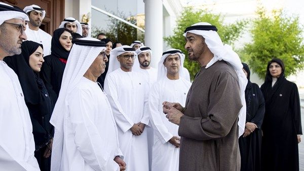 رئيس الدولة يطلع على برنامج «نمو الأسرة الإماراتية» خلال استقباله وفد دائرة تنمية المجتمع