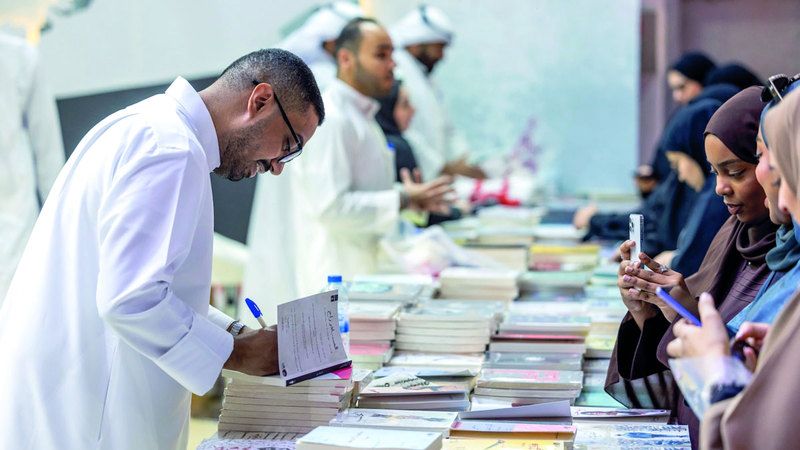 الامارات | 1.82  مليون زائر من 200 جنسية يتوّجون ختام «الشارقة للكتاب»