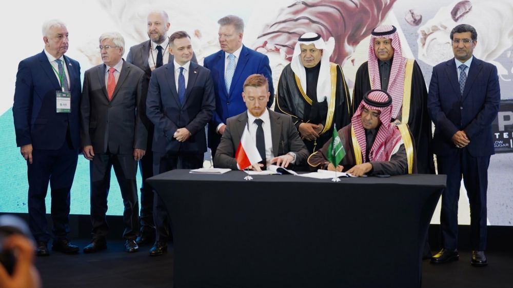 سفير المملكة لدى بولندا يدشن الشركة السعودية البولندية لدعم الأعمال بوارسو
