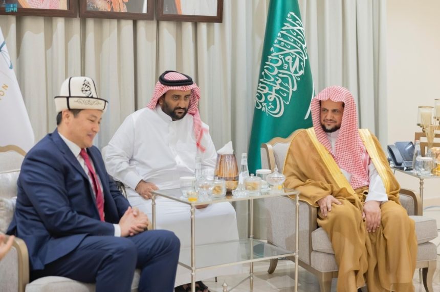 النائب العام يبحث تعزيز التعاون القضائي مع سفير قرغيزستان