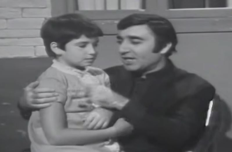 فى عيد ميلادها.. شاهد الفنانة نسرين طفلة تغنى مع محمد ضياء الدين