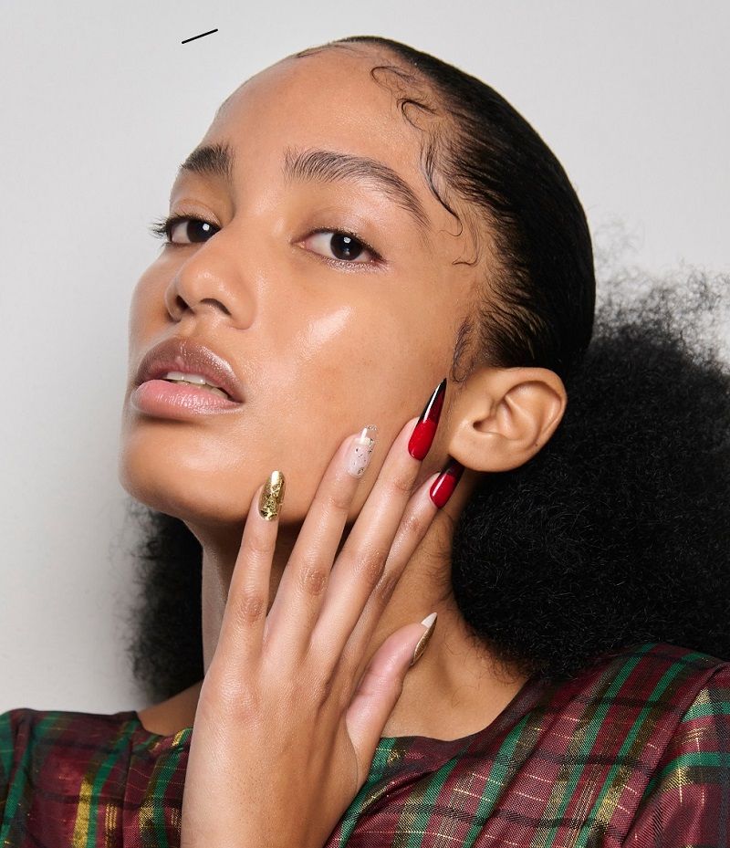 أجمل ألوان أظافر للبشرة السمراء لشتاء 2024 المواكِبة للموضة