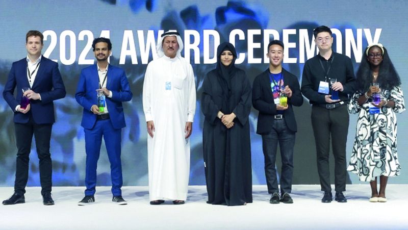 الامارات | لطيفة بنت محمد تكرّم أفضل 5 مبتكرين ضمن «حلول دبي للمستقبل»