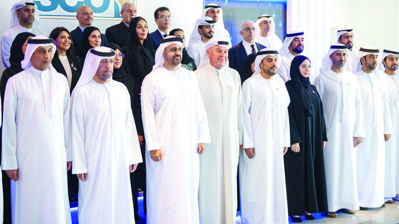 الامارات | ذياب بن محمد يشهد تكريم 325 طالباً وطالبة من خرّيجي مكتب البعثات الدراسية