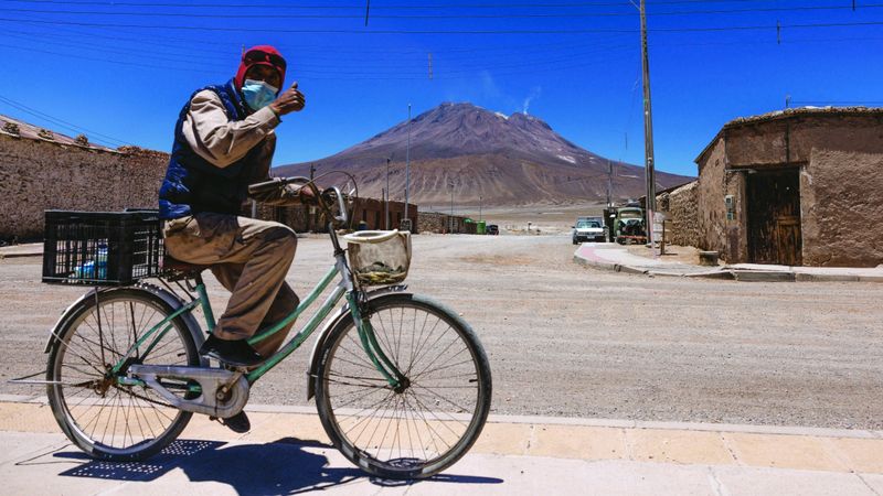 الامارات | ألماني يقطع 20 ألف كيلومتر بالدراجة من أجل المناخ