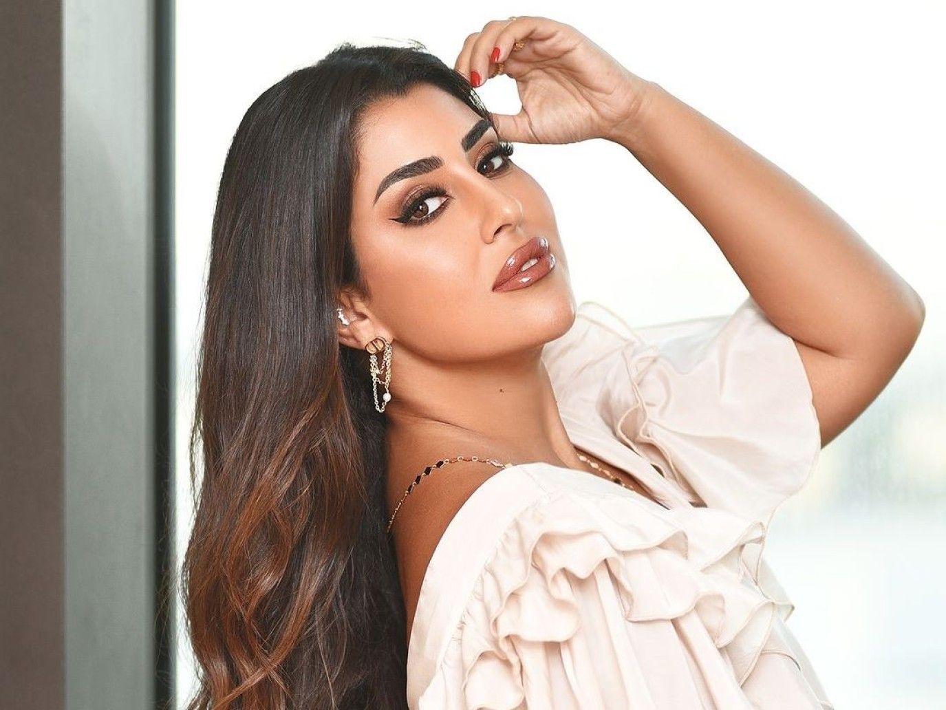 آيتن عامر في يوم ميلادها.. إطلالات جمالية فخمة تلهم المرأة الأنيقة