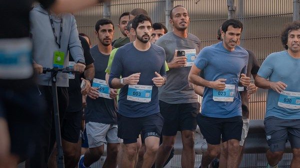 حمدان بن محمد: 278 ألف مشارك في تحدي دبي للجري