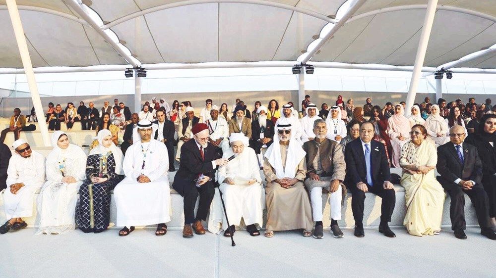 سيف بن زايد: أبوظبي تنبض بالقيم النبيلة للسلام والتسامح والإنسانية