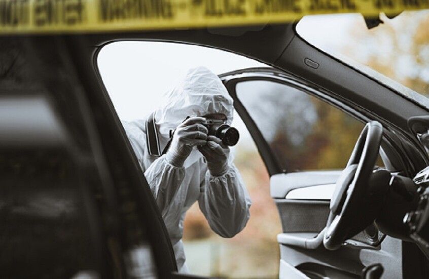 الخليج اليوم .. ما الذي كشفته التحقيقات في سيارة الحاخام الإسرائيلي المقتول في الإمارات؟