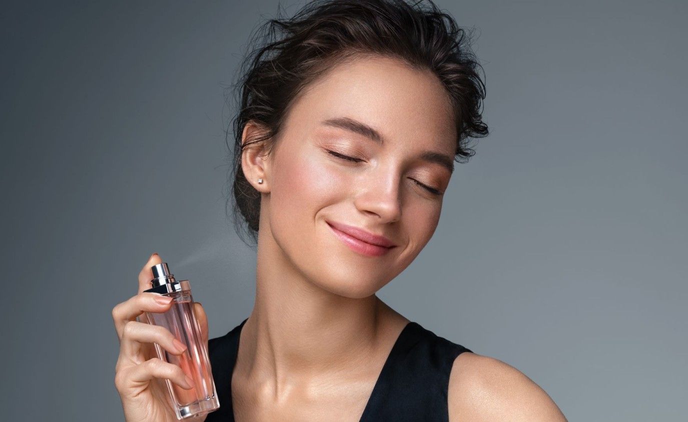 عطور الشتاء الفاخرة: اختيارات تدوم معك طوال اليوم