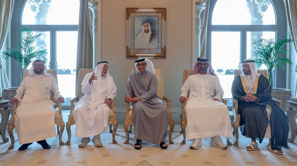منصور بن زايد وعمار النعيمي يحضران حفل استقبال أقامه علي راشد النعيمي في قصر الإمارات