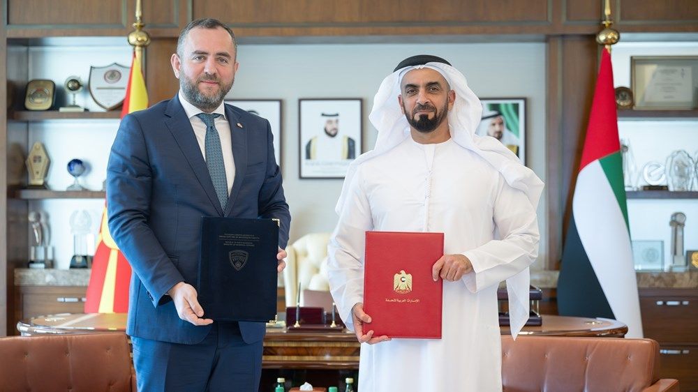 سيف بن زايد يلتقي وزير داخلية مقدونيا الشمالية