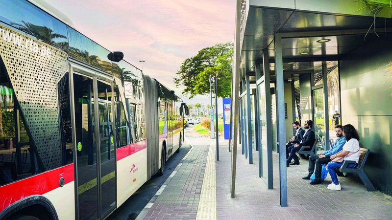 الامارات | إنجاز 141 مظلة لركاب حافلات المواصلات العامة في دبي