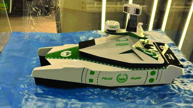 الامارات | زورق ذاتيّ القيادة وغواصة ذكية لإنقاذ المحشورين وانتشال الغرقى في دبي