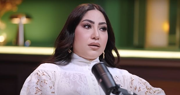 بوسي تبكي على الهواء: كدت أنتحر وفقدت السعادة بعد وفاة أمي