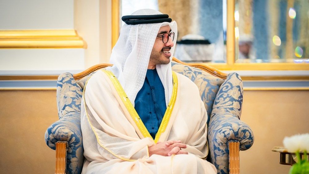 ولي عهد البحرين يستقبل عبدالله بن زايد