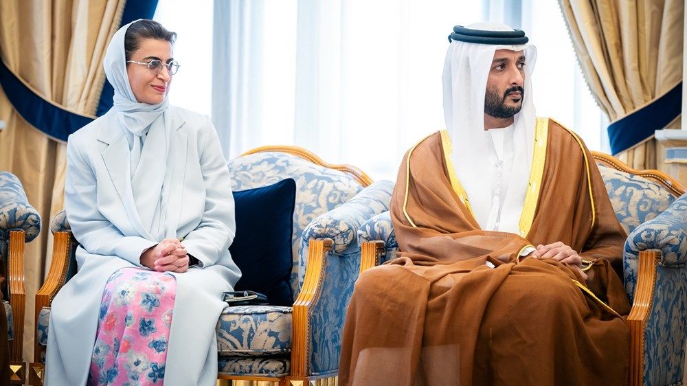 ولي عهد البحرين يستقبل عبدالله بن زايد