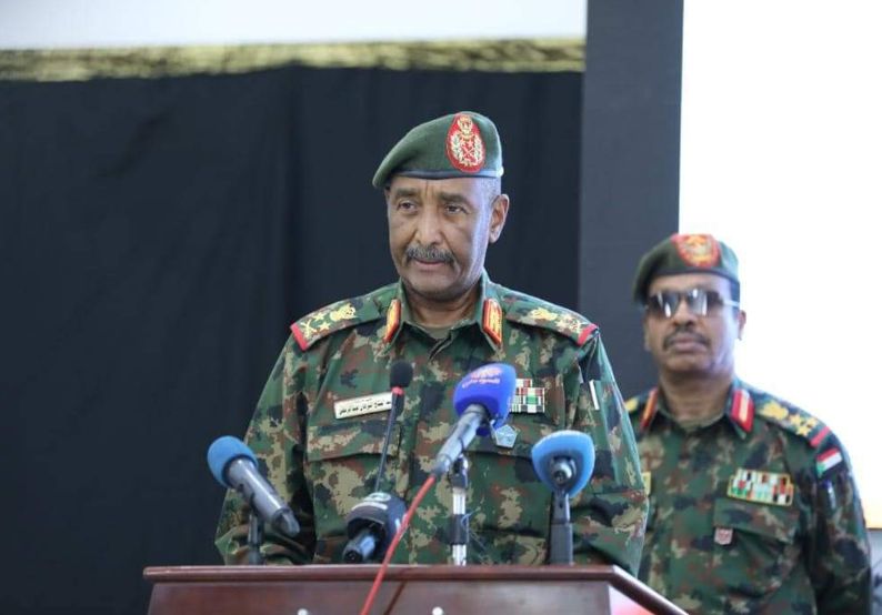 البرهان نافيا الدعوة لعقد مؤتمر للقوى السياسية: ليس هناك تسوية مع أى جهة