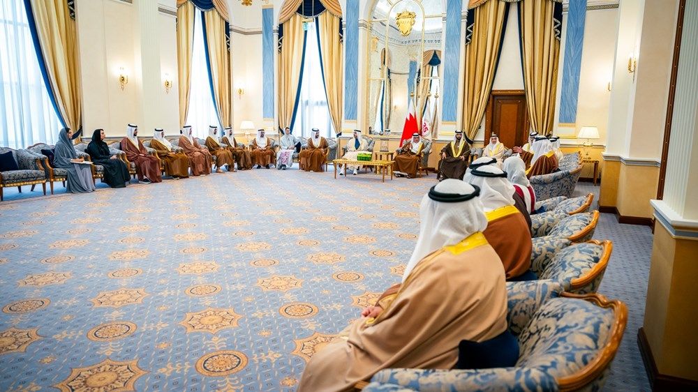 ولي عهد البحرين يستقبل عبدالله بن زايد