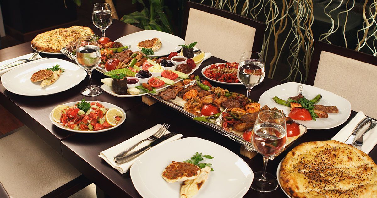 الامارات | أفضل وقت لتناول العشاء قبل النوم بساعتين على الأقل