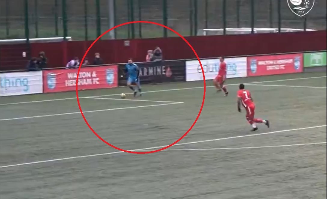 الامارات | أغبى هدف عكسي في التاريخ.. موقف الحارس لا يحسد عليه! (فيديو)