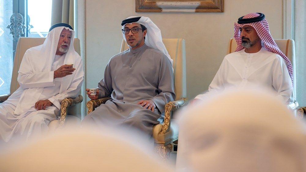 منصور بن زايد وعمار النعيمي يحضران حفل استقبال أقامه علي راشد النعيمي في قصر الإمارات