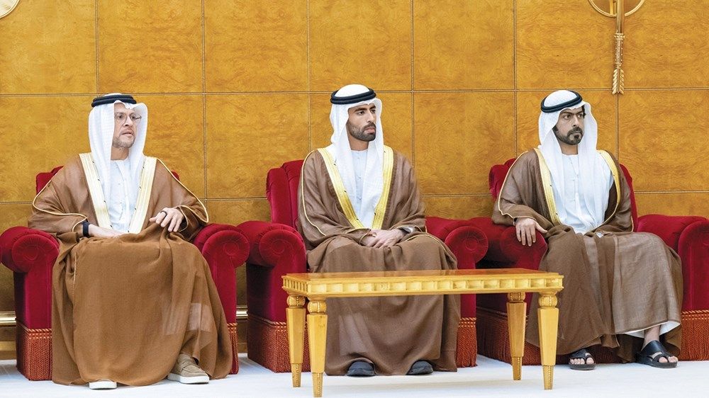 حمد بن عيسى وخالد بن محمد بن زايد يبحثان التعاون والتنسيق المشترك