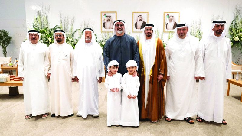 الامارات | خالد بن محمد يحضر أفراح النعيمي والسويدي