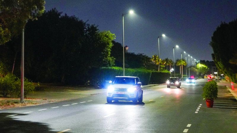 الامارات | إنجاز إنارة طرق  في 3 مناطق بدبي