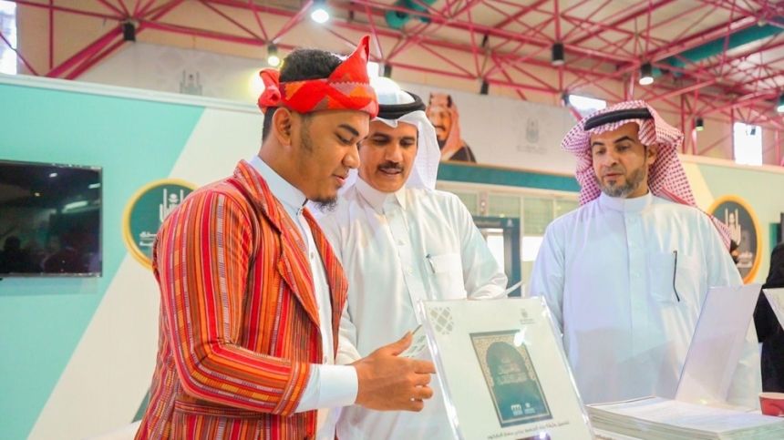 جامعة أم القرى تحتفي بـ 13 ثقافة عالمية في اليوم الدولي للطلبة والتسامح