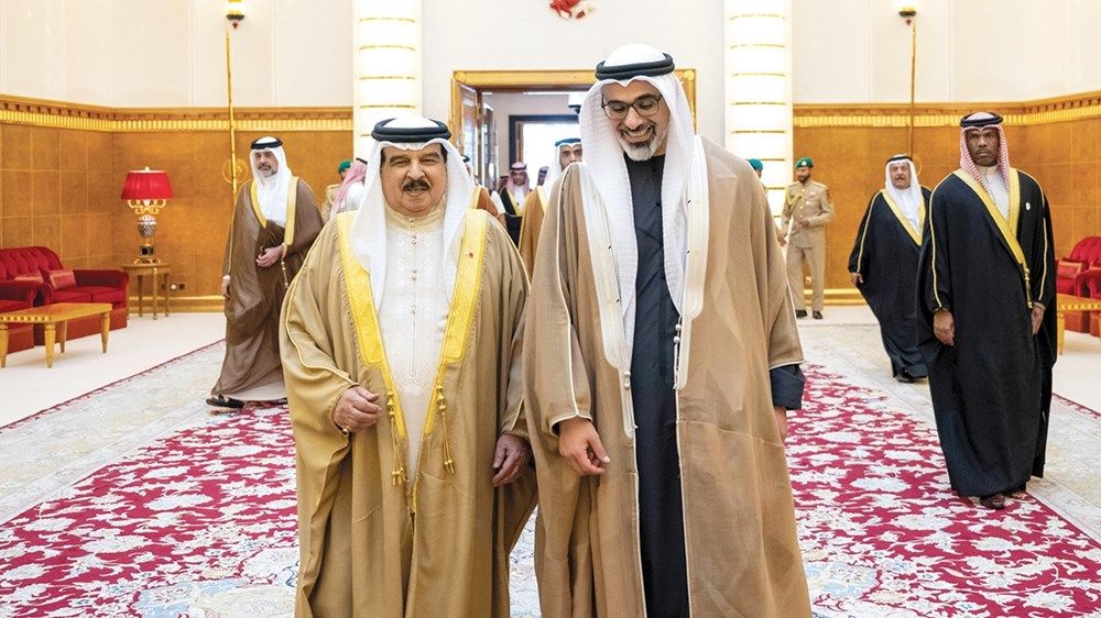 حمد بن عيسى وخالد بن محمد بن زايد يبحثان التعاون والتنسيق المشترك