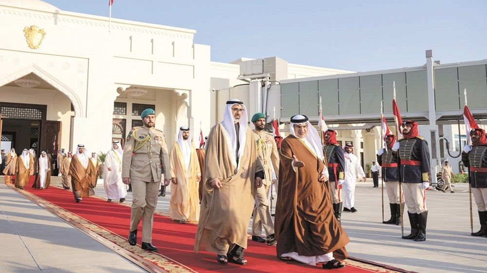 ولي عهد أبوظبي يختتم زيارة رسمية إلى البحرين