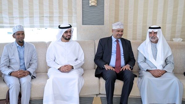 نهيان بن مبارك يؤكد حرص الإمارات على دعم استقرار وتنمية الصومال