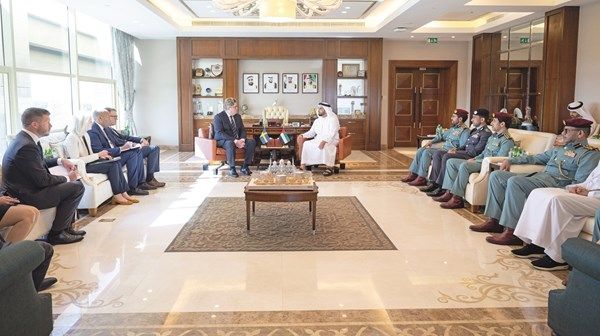 سيف بن زايد يبحث سبل تعزيز التعاون مع السويد