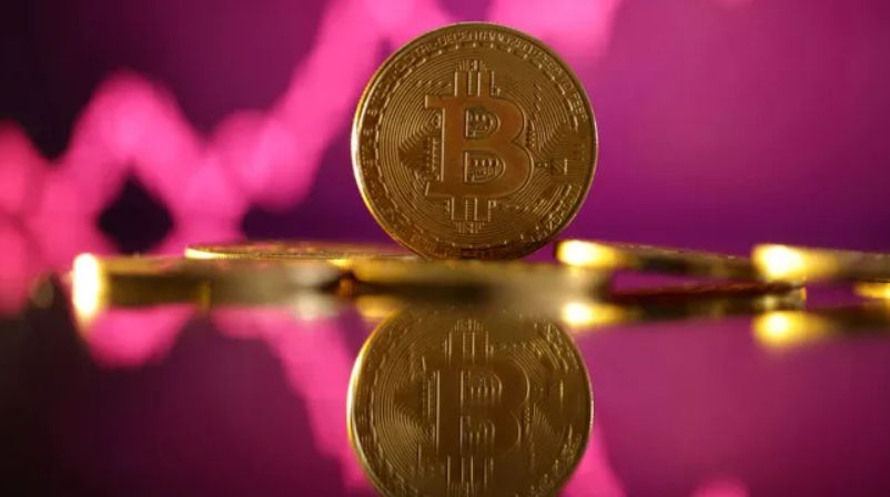 تراجع سعر البيتكوين لمستوى 98 ألف دولار: هل مازال السوق الصاعد قائم؟