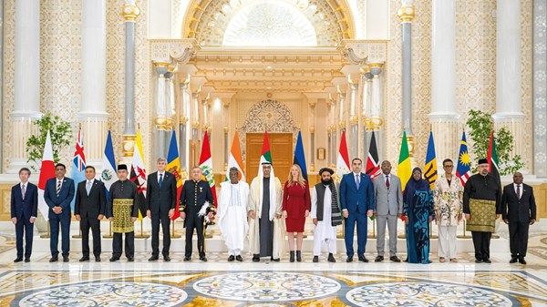 رئيس الدولة: حريصون على تعزيز علاقاتنا مع دول العالم المختلفة