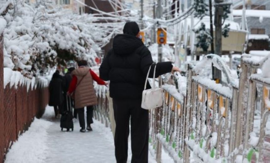 شاهد| نوفمبر جليدي في كوريا الجنوبية.. رقم قياسي لم يسجل من 117 عامًا
