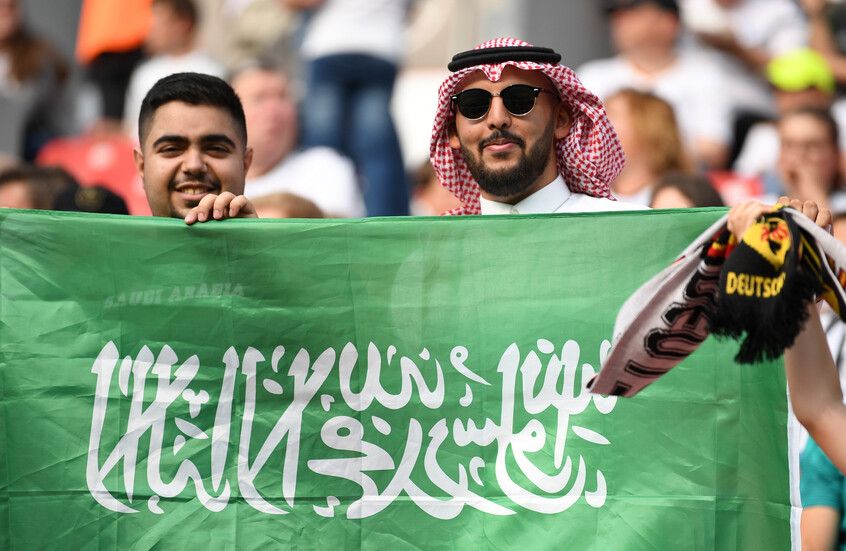 الخليج اليوم .. بقيمة راتب رونالدو.. صندوق الاستثمار السعودي يخطط لشراء ناد في إيطاليا