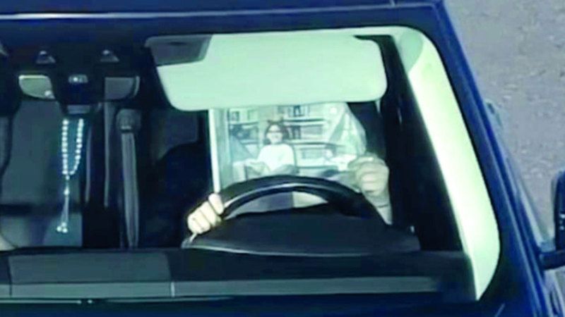 الامارات | أجهزة الضبط المروري بدبي ترصد سلوكيات «صادمة» لسائقين