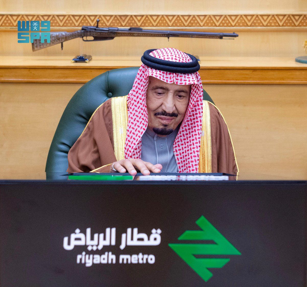 السعودية | خادم الحرمين الشريفين يفتتح مشروع قطار الرياض