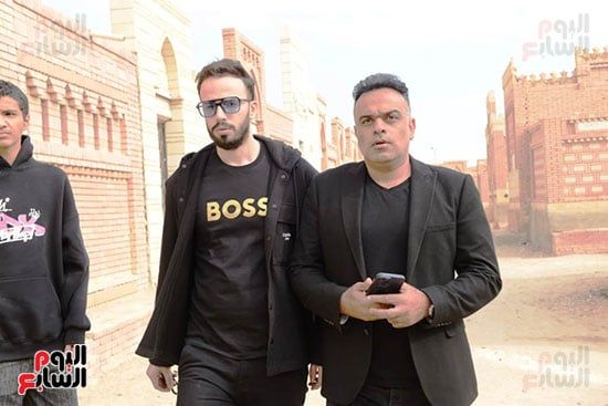 تشييع جثمان والد زوجة حمادة هلال ودفنه بمقابر الأسرة