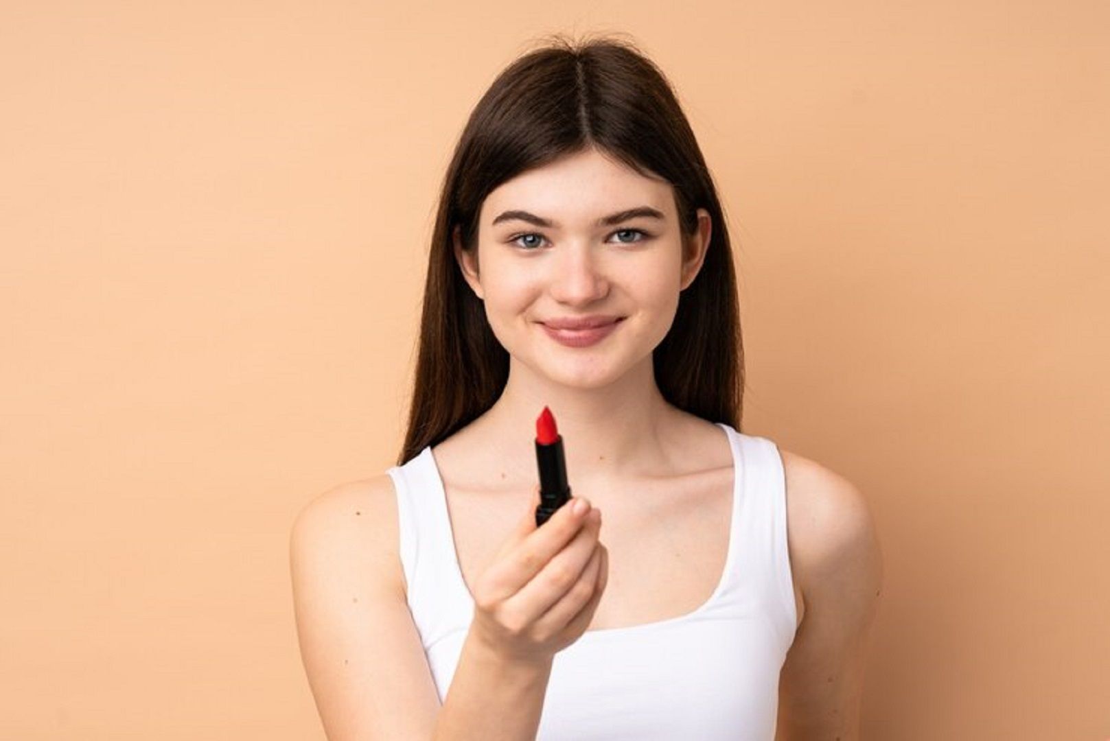 مكياج الوجه الدائري.. دليل شامل بالصور لتعزيز جمالك الطبيعي