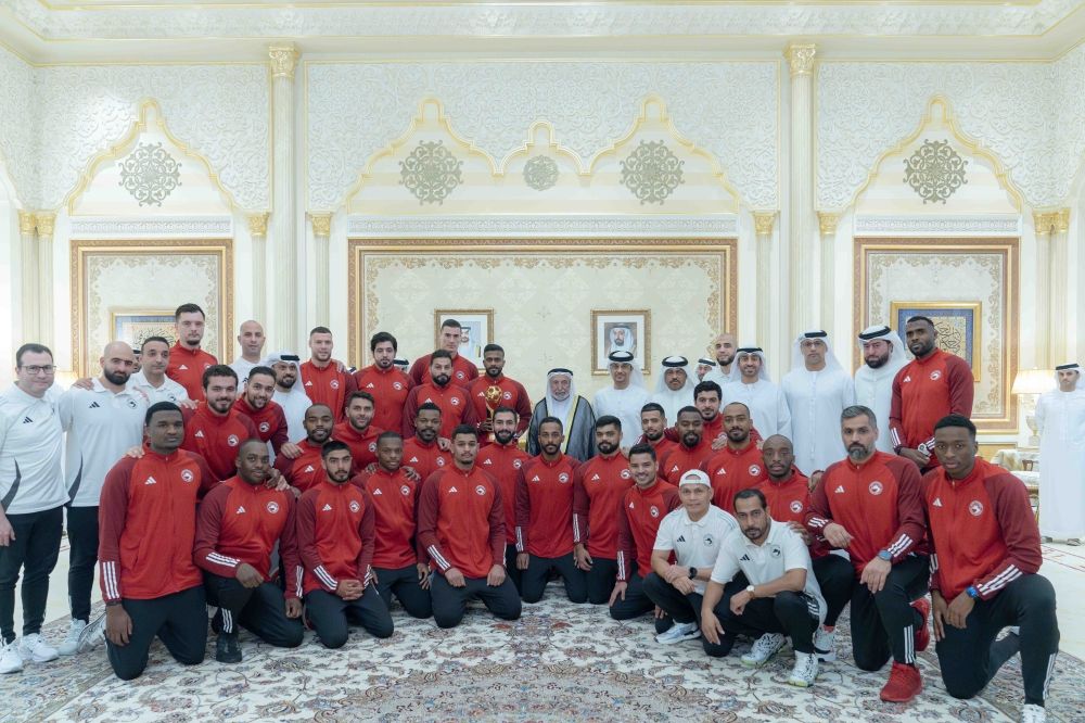 الامارات | سلطان القاسمي يكرّم فريق الشارقة لكرة اليد «بطل آسيا» بـ 5 ملايين درهم