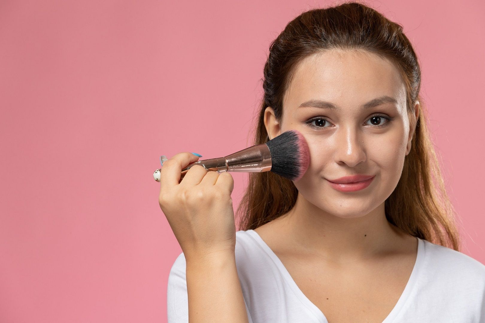 مكياج الوجه الدائري.. دليل شامل بالصور لتعزيز جمالك الطبيعي