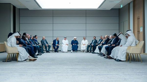 عبدالله بن زايد يلتقي رؤساء الوفود المشاركة في مؤتمر وزراء التعليم العالي والبحث العلمي بالوطن العربي