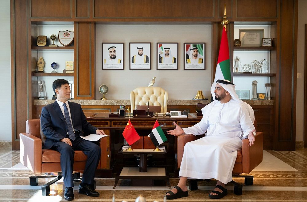 الامارات | سيف بن زايد يلتقي مساعد وزير الأمن العام الصيني